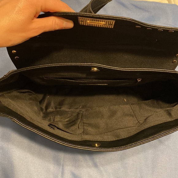 COPY - COPY - Medium size purse with gold studs and clasp in front - Picture 3 of 5